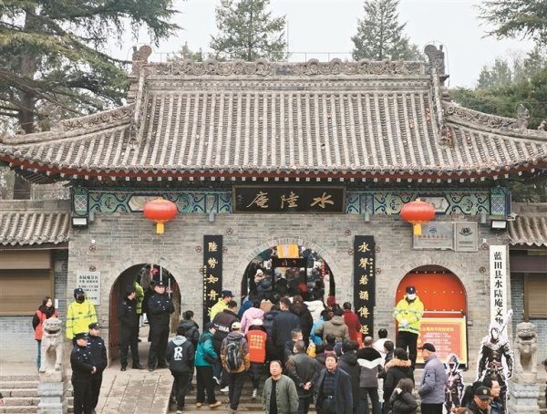 现金九游体育app平台在中枢景区诸圣水陆殿内-九游体育app官网下载IOS/安卓全站最新版下载